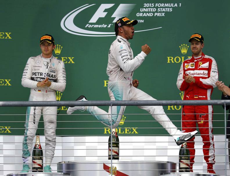 Sul podio con Rosberg e Vettel (a destra). Reuters